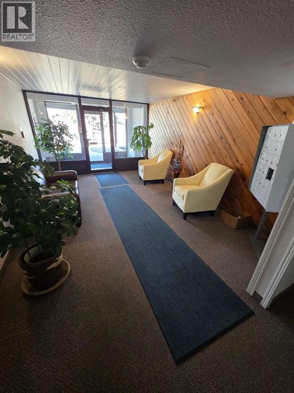 102, 5015 51 Street, Taber, Alberta  T1G 1P4 - Photo 2 - A2295420