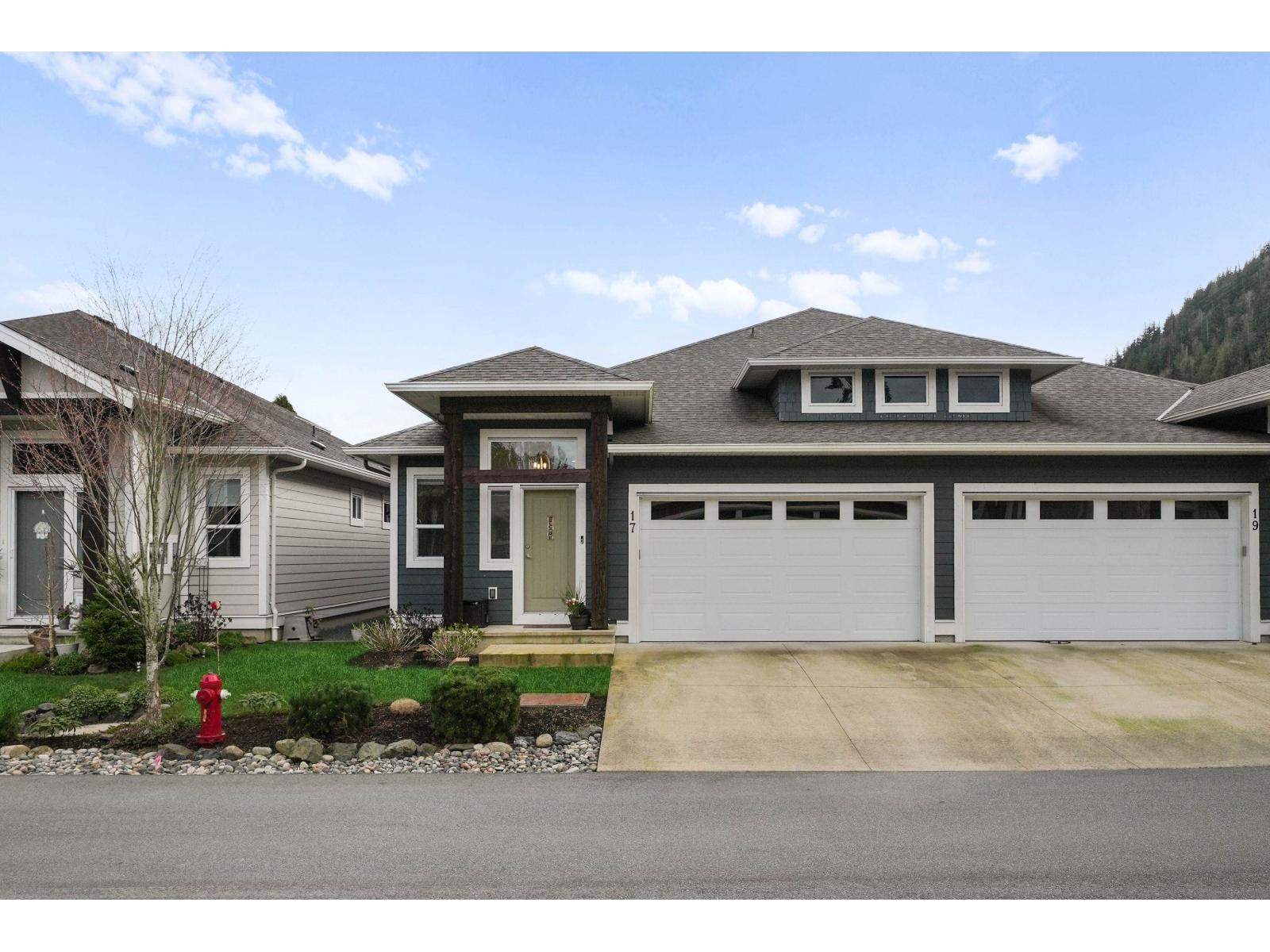 17 628 MCCOMBS DRIVE|Harrison Hot Springs, Harrison Hot Springs, British Columbia