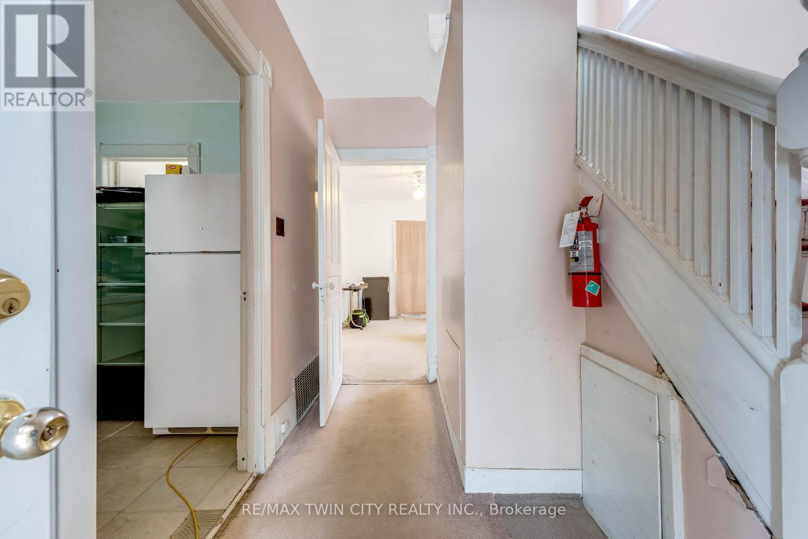 24 Madison Avenue S, Kitchener, Ontario  N2G 3M3 - Photo 12 - X12937494