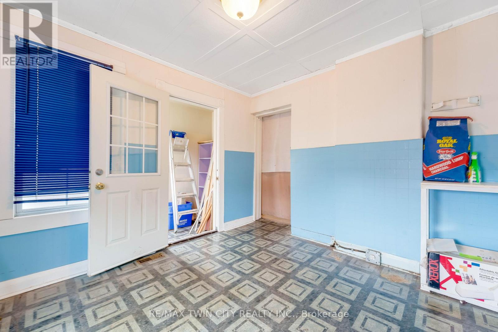 24 Madison Avenue S, Kitchener, Ontario  N2G 3M3 - Photo 19 - X12937494