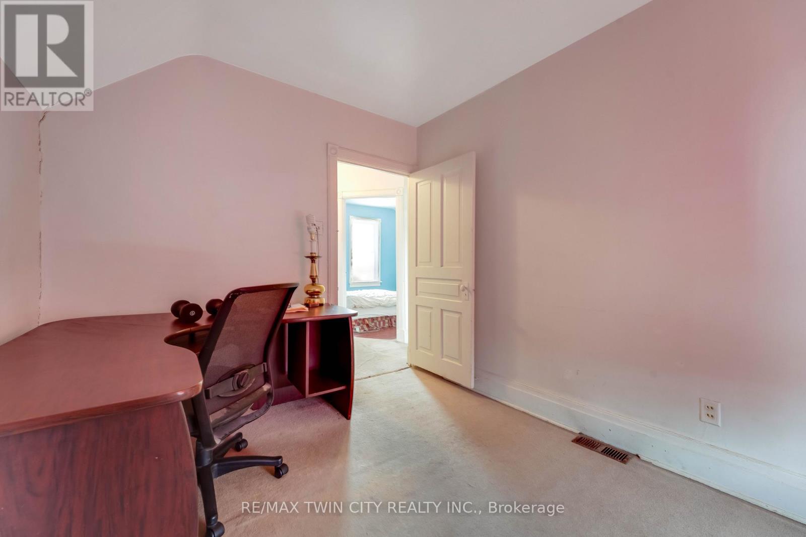 24 Madison Avenue S, Kitchener, Ontario  N2G 3M3 - Photo 24 - X12937494