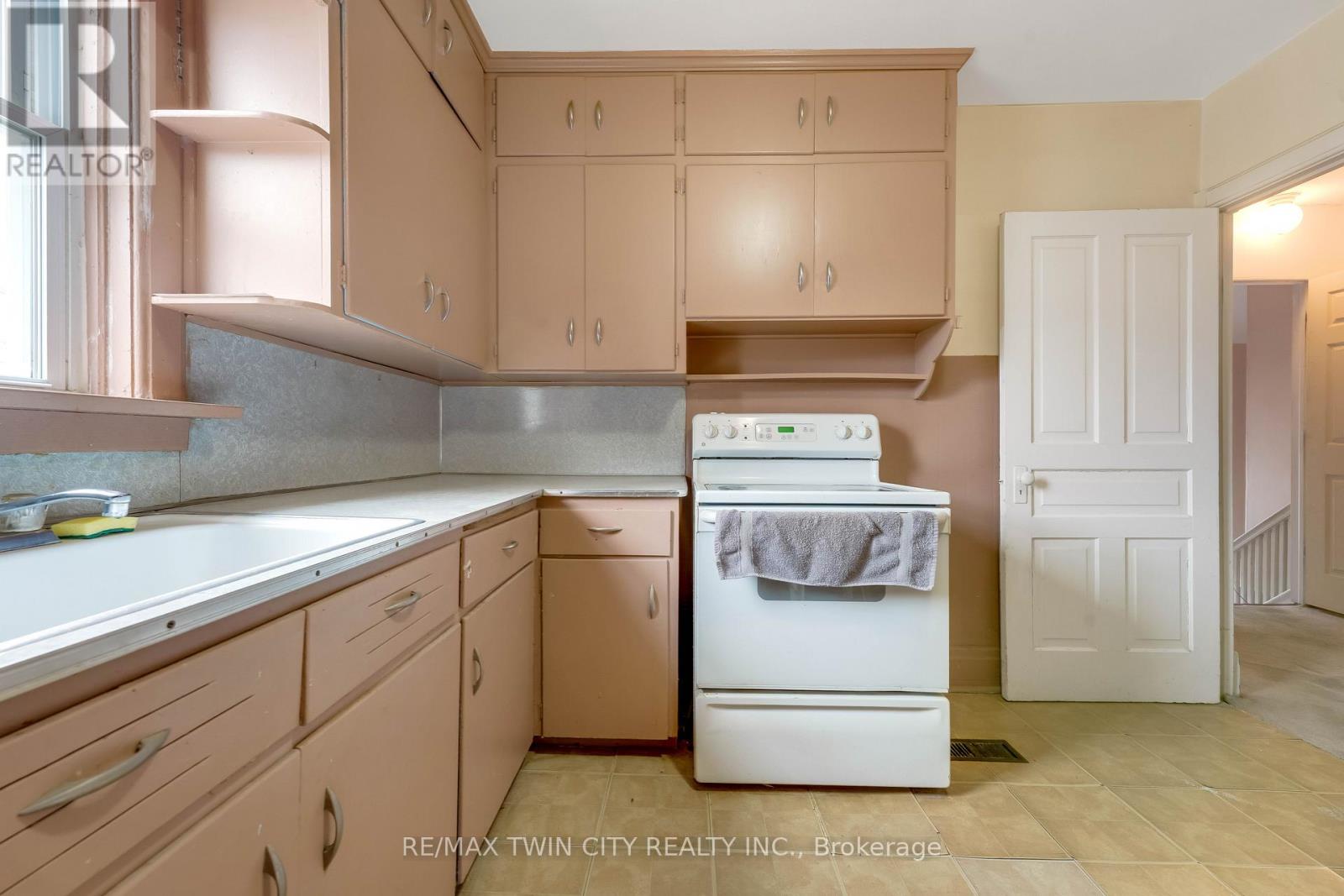 24 Madison Avenue S, Kitchener, Ontario  N2G 3M3 - Photo 26 - X12937494