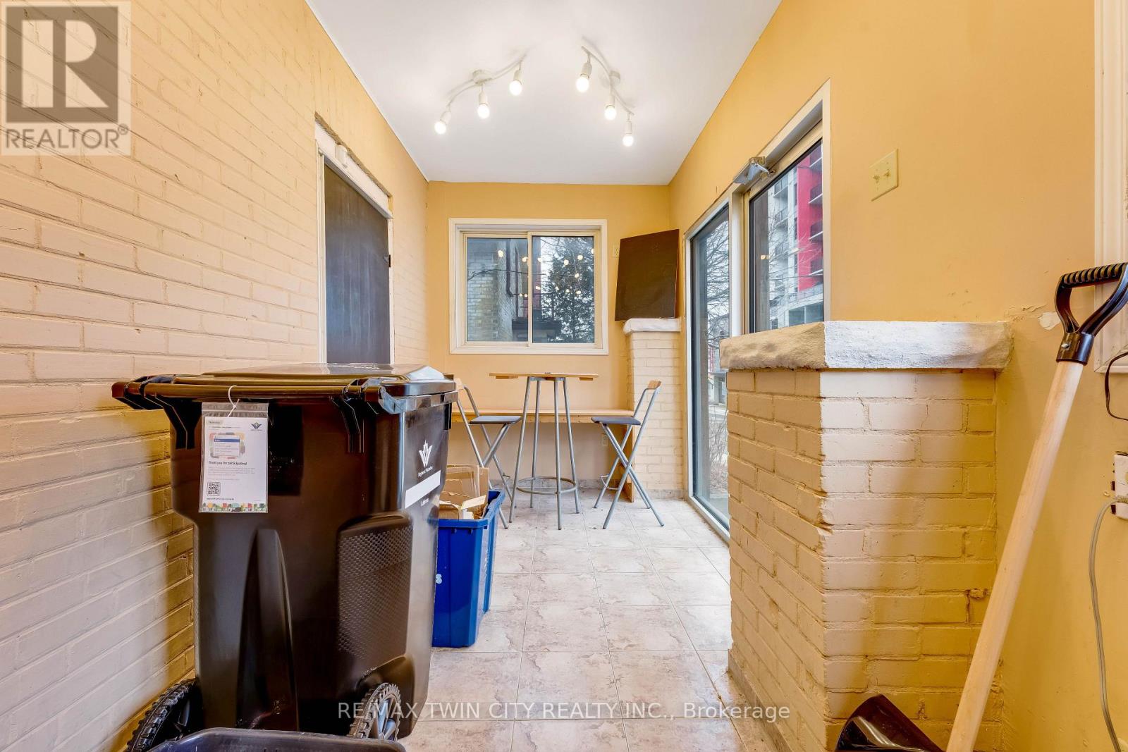 24 Madison Avenue S, Kitchener, Ontario  N2G 3M3 - Photo 30 - X12937494