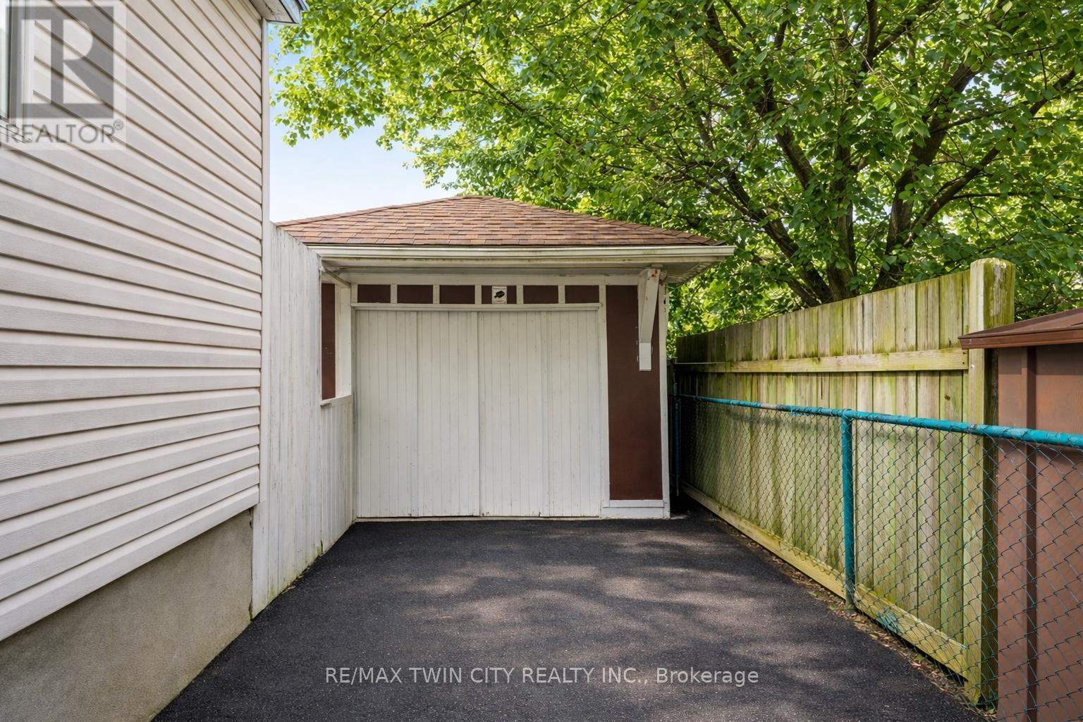 24 Madison Avenue S, Kitchener, Ontario  N2G 3M3 - Photo 31 - X12937494