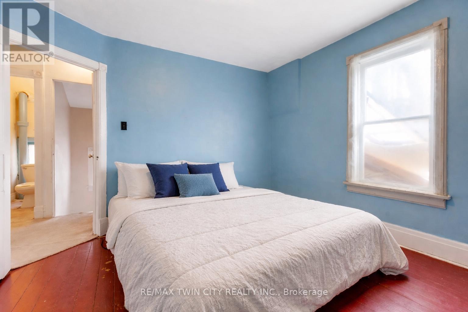 24 Madison Avenue S, Kitchener, Ontario  N2G 3M3 - Photo 6 - X12937494