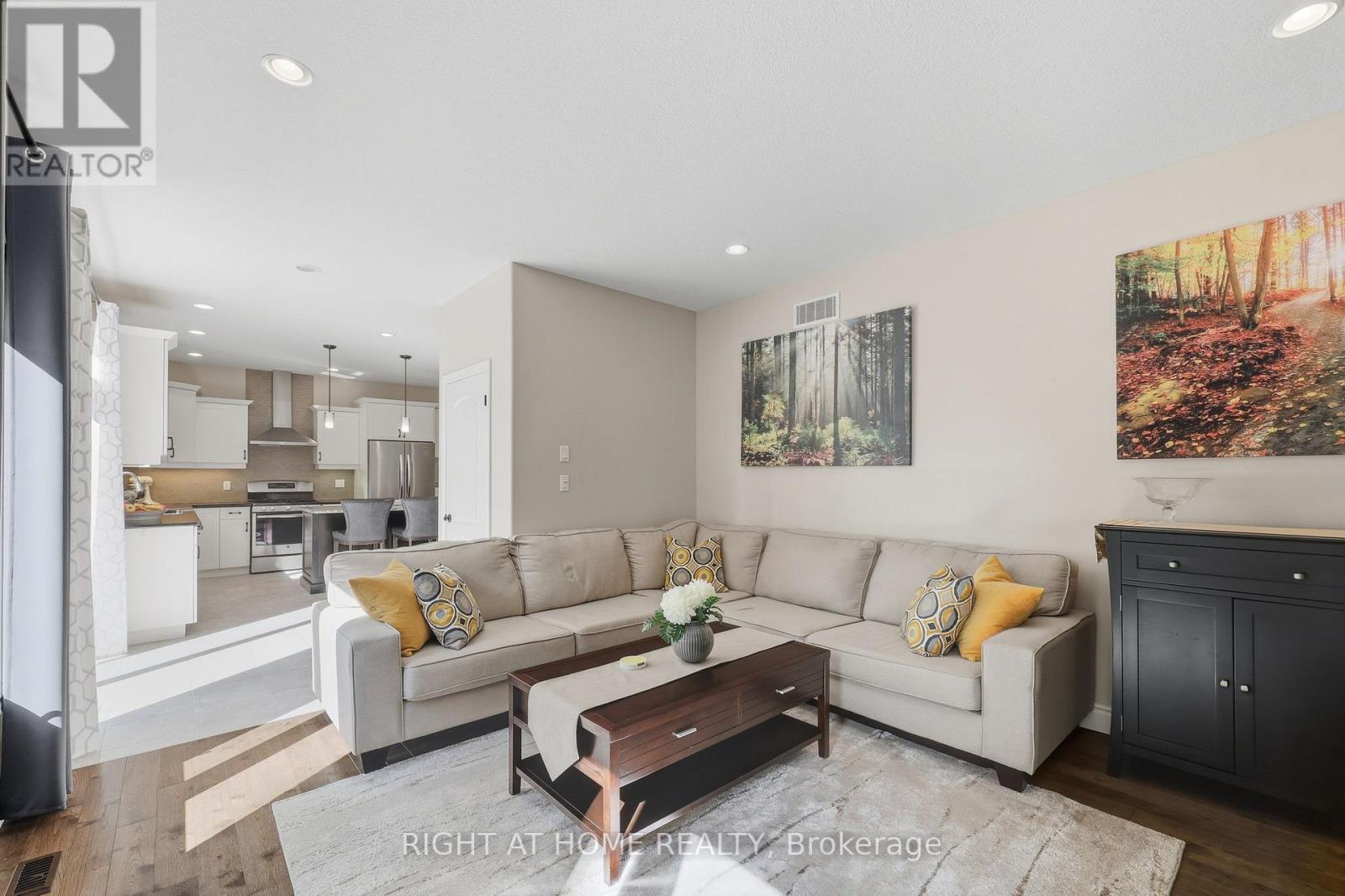 35 Caverhill Crescent, Middlesex Centre, Ontario  N0L 1R0 - Photo 11 - X12937498