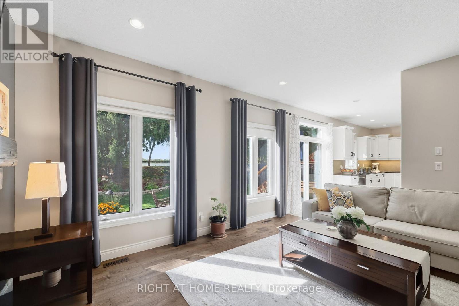 35 Caverhill Crescent, Middlesex Centre, Ontario  N0L 1R0 - Photo 12 - X12937498