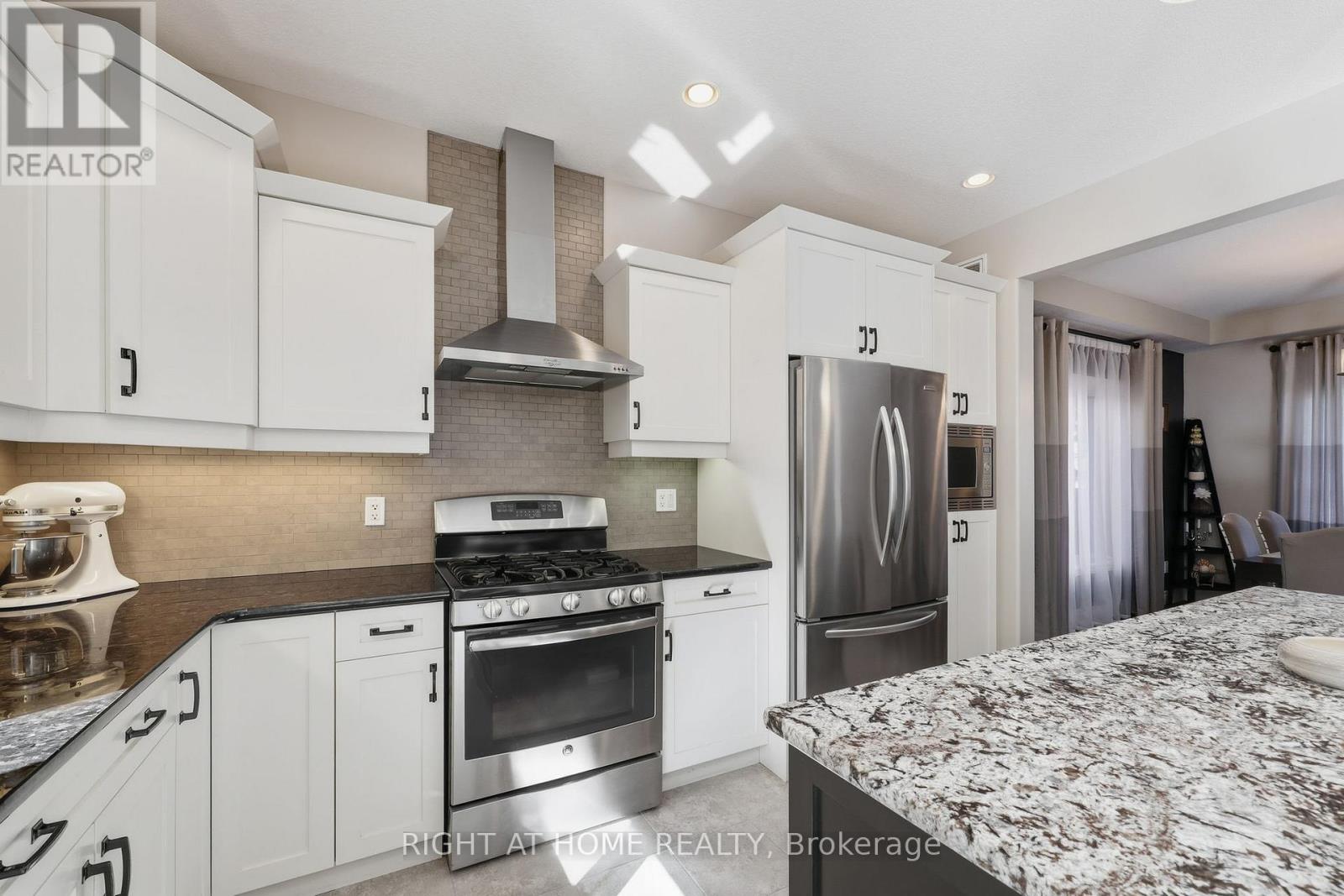 35 Caverhill Crescent, Middlesex Centre, Ontario  N0L 1R0 - Photo 20 - X12937498