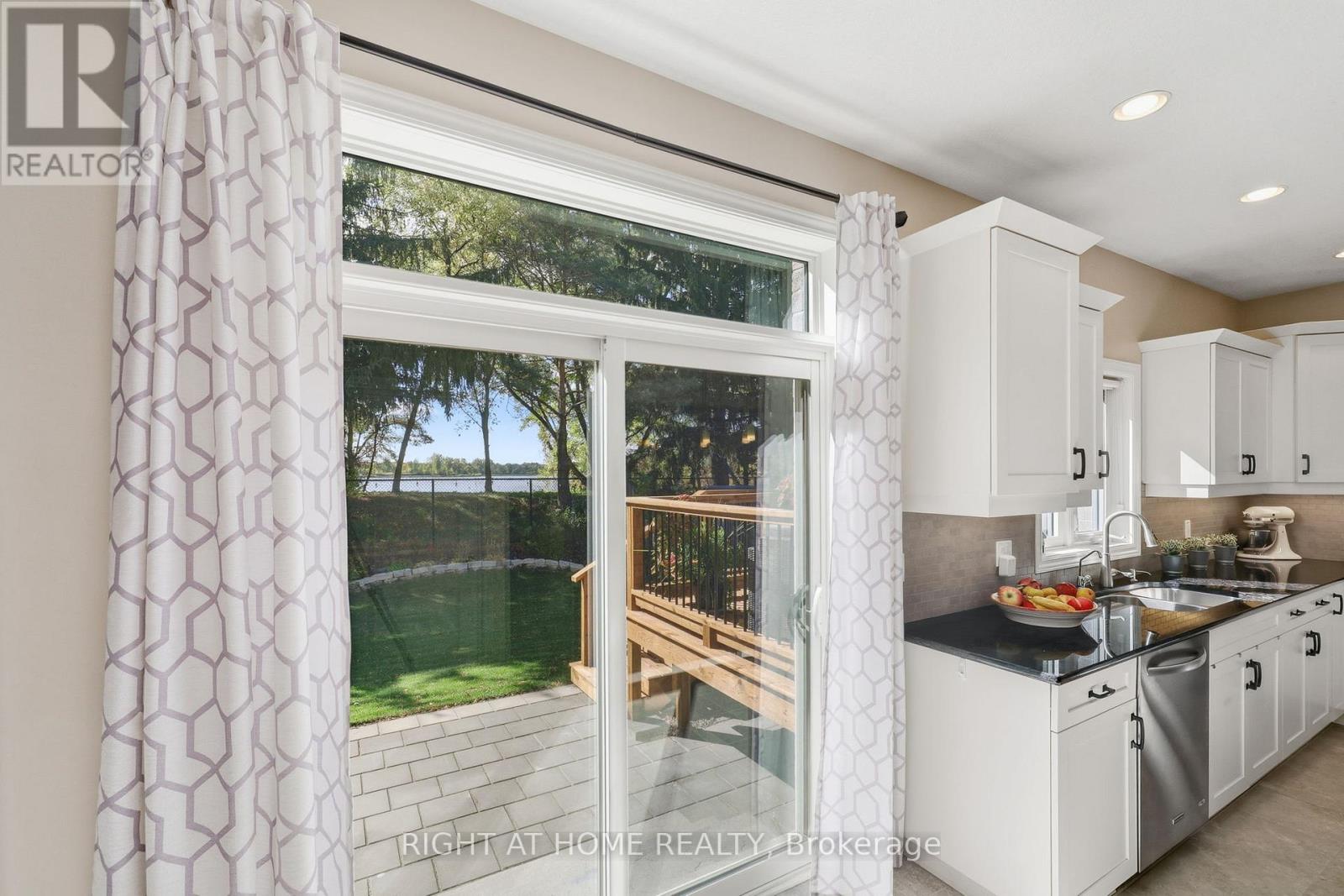 35 Caverhill Crescent, Middlesex Centre, Ontario  N0L 1R0 - Photo 21 - X12937498