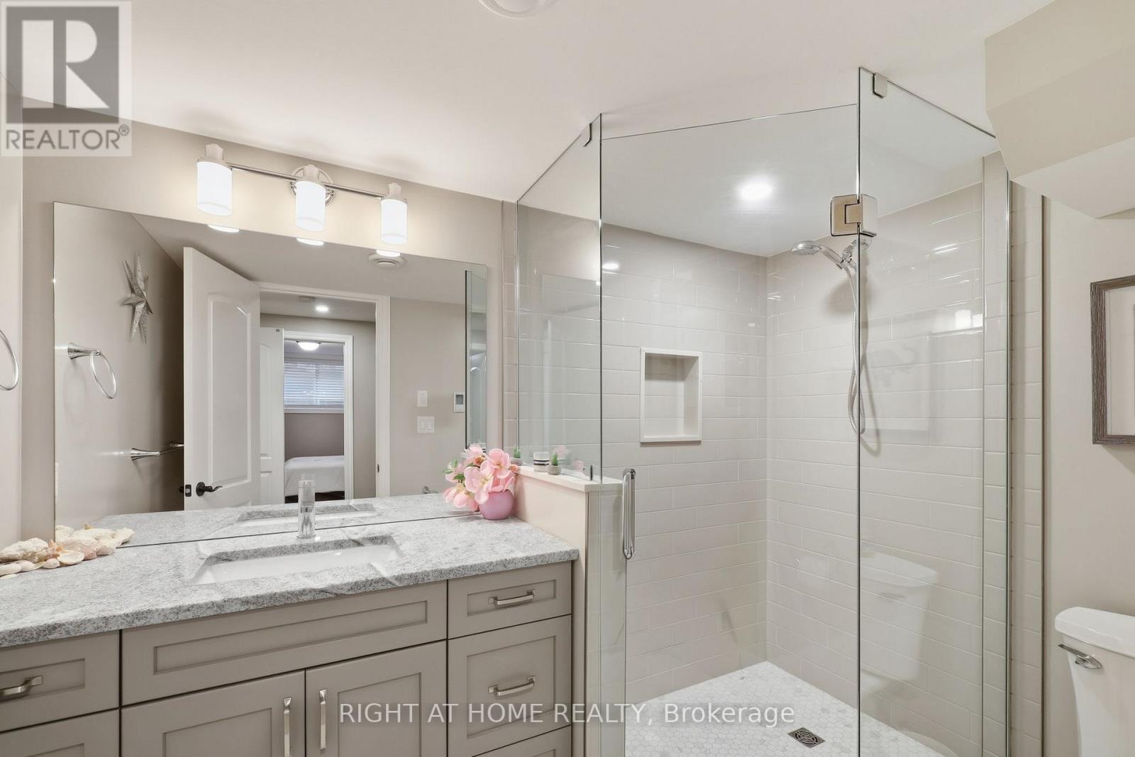 35 Caverhill Crescent, Middlesex Centre, Ontario  N0L 1R0 - Photo 40 - X12937498