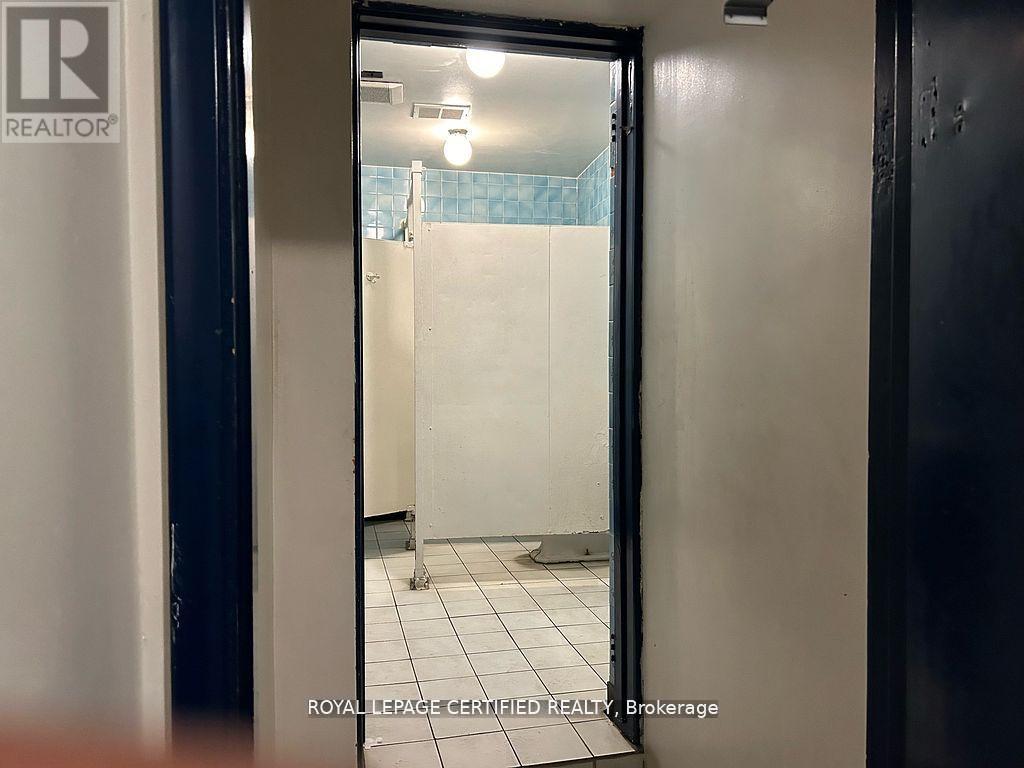 459 St Paul Street, St. Catharines, Ontario  L2R 3N4 - Photo 7 - X12937504