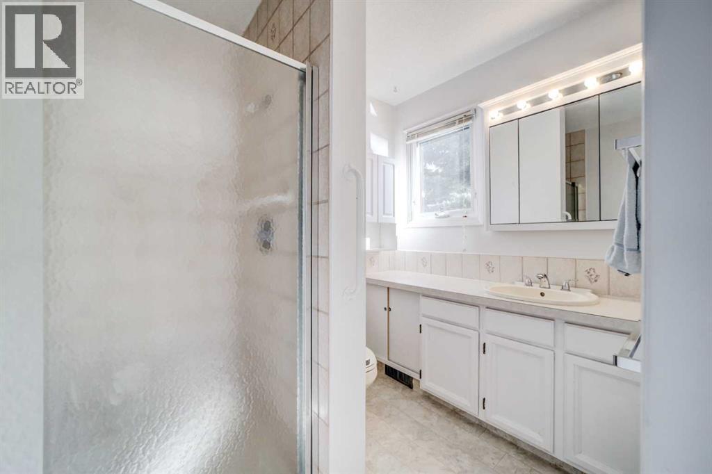 129 Oxford Road W, Lethbridge, Alberta  T1K 4V6 - Photo 27 - A2296940