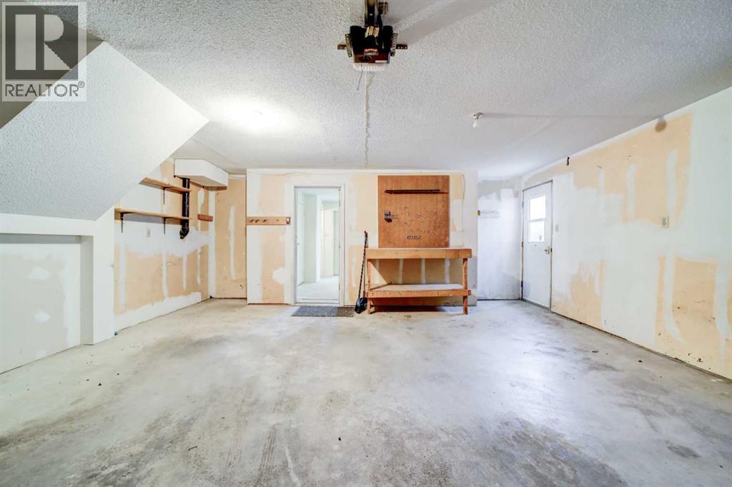 129 Oxford Road W, Lethbridge, Alberta  T1K 4V6 - Photo 39 - A2296940