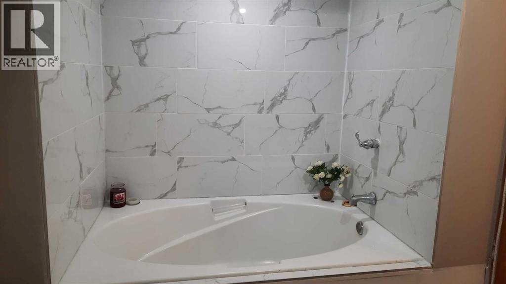 240 2 Avenue, Drumheller, Alberta  T0J 1B0 - Photo 17 - A2278198