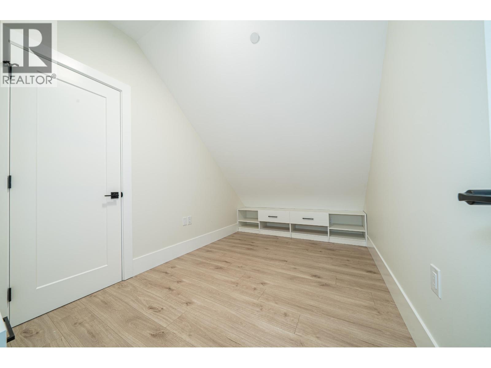 972 Park Drive, Vancouver, British Columbia V6P 2J4 - Photo 27 - R3105065