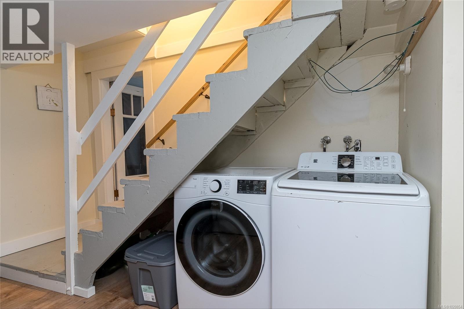 354 Berwick St, Victoria, British Columbia  V8V 1C7 - Photo 30 - 1029854