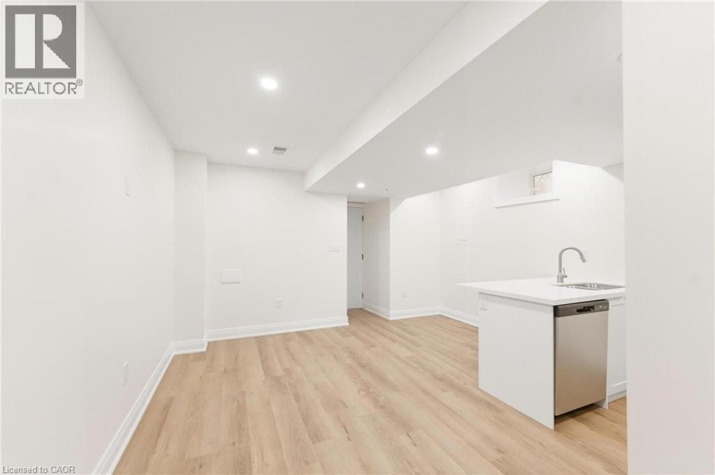 187 Oak Avenue Unit# Lower, Hamilton, Ontario  L8L 5M9 - Photo 3 - 40815852