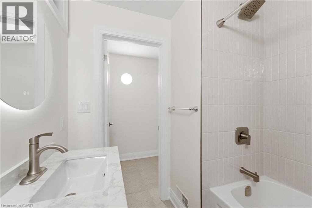 187 Oak Avenue Unit# Lower, Hamilton, Ontario  L8L 5M9 - Photo 18 - 40815852