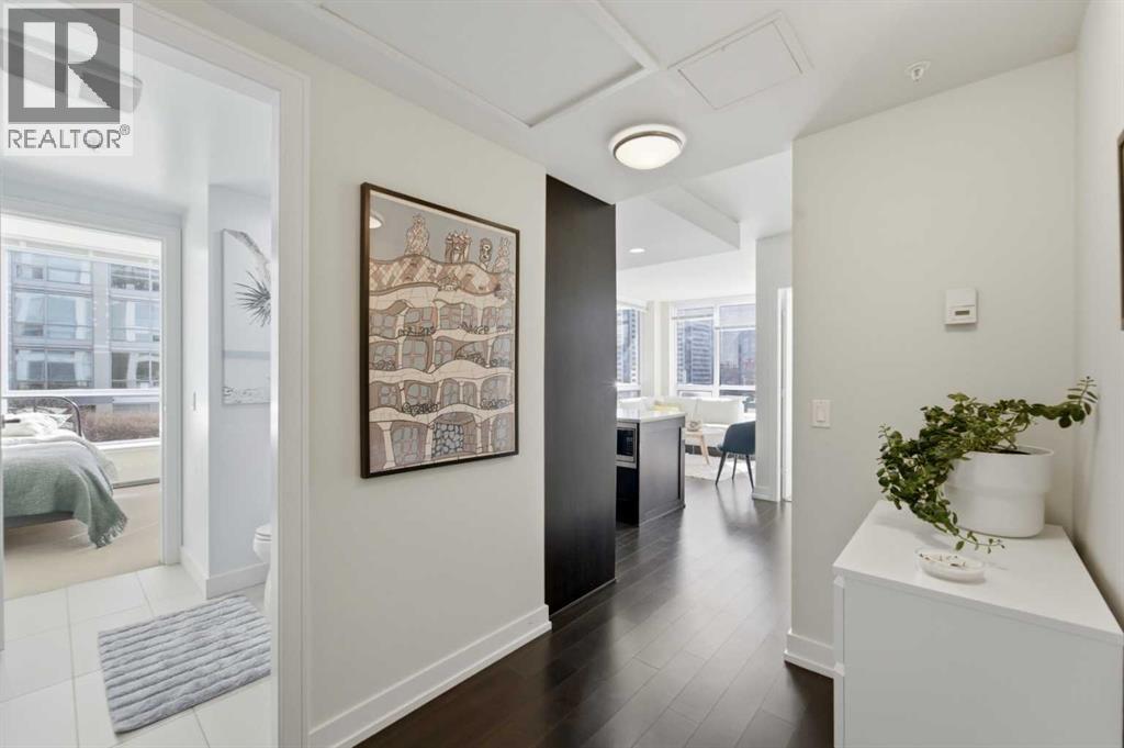 825, 222 Riverfront Avenue SW, Calgary, Alberta  T2P 0X2 - Photo 2 - A2295855