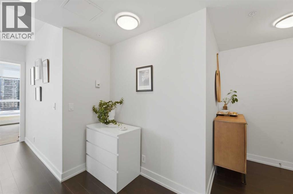 825, 222 Riverfront Avenue SW, Calgary, Alberta  T2P 0X2 - Photo 4 - A2295855