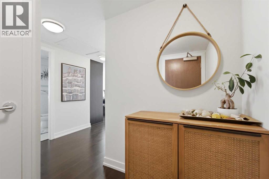 825, 222 Riverfront Avenue SW, Calgary, Alberta  T2P 0X2 - Photo 3 - A2295855