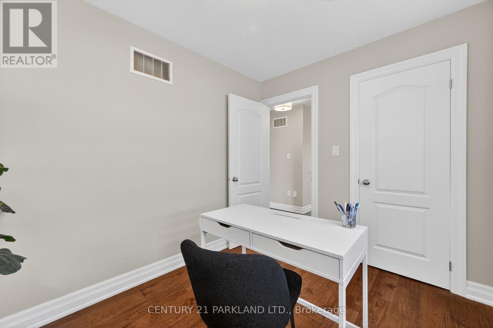 123 Russel Drive, Bradford West Gwillimbury (Bradford), Ontario  L3Z 3B9 - Photo 29 - N12937520