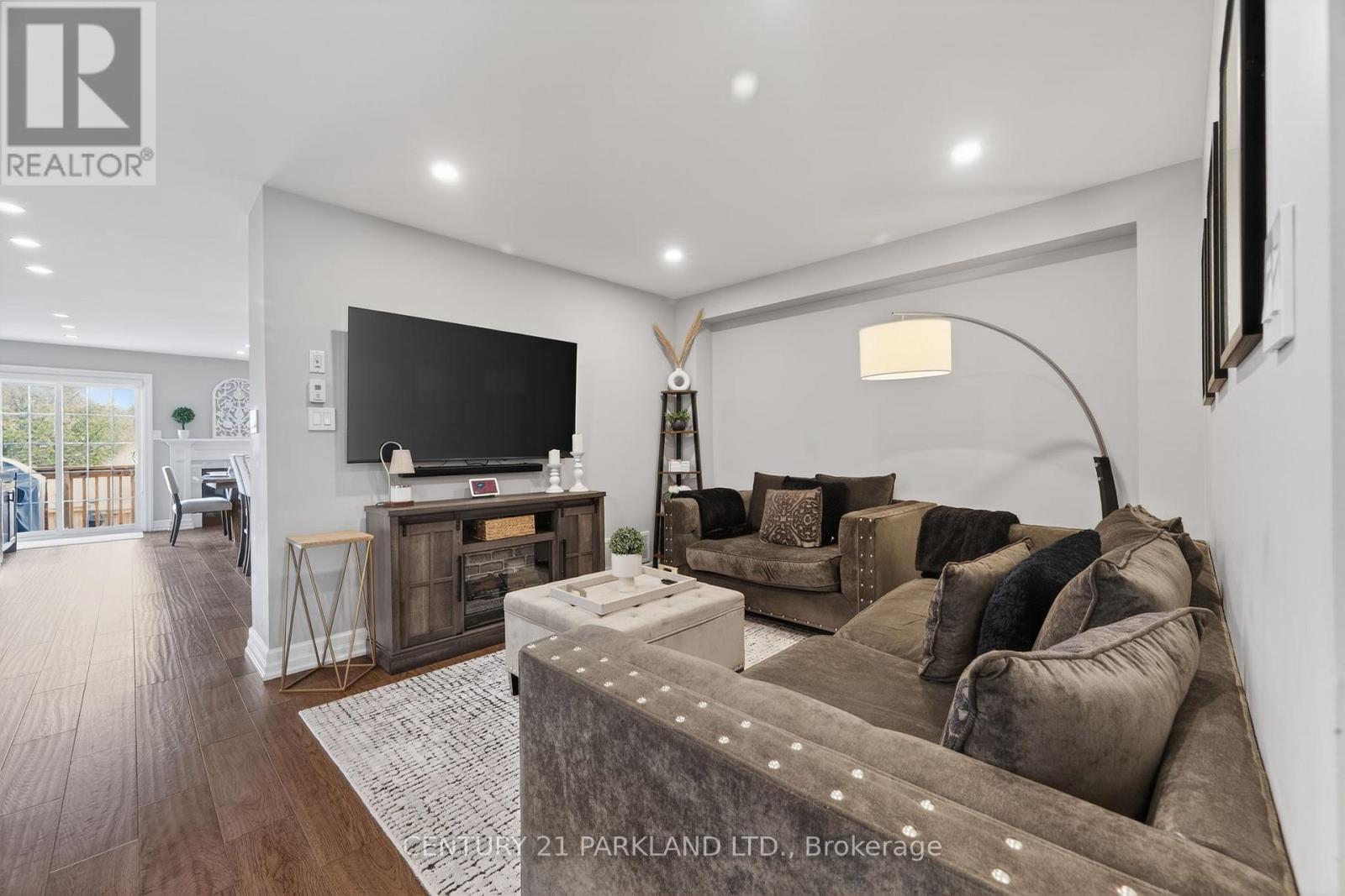 123 Russel Drive, Bradford West Gwillimbury (Bradford), Ontario  L3Z 3B9 - Photo 3 - N12937520