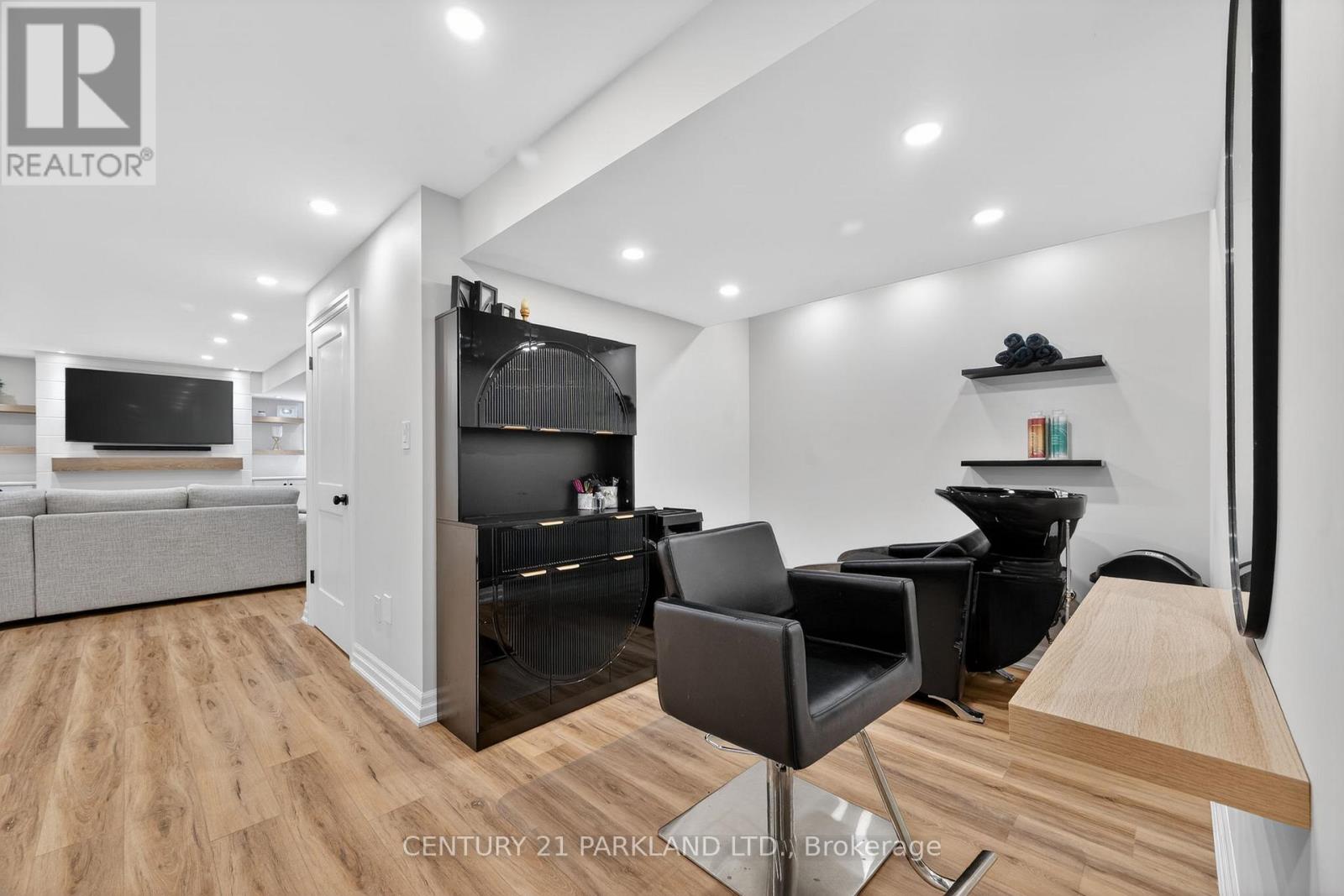 123 Russel Drive, Bradford West Gwillimbury (Bradford), Ontario  L3Z 3B9 - Photo 37 - N12937520