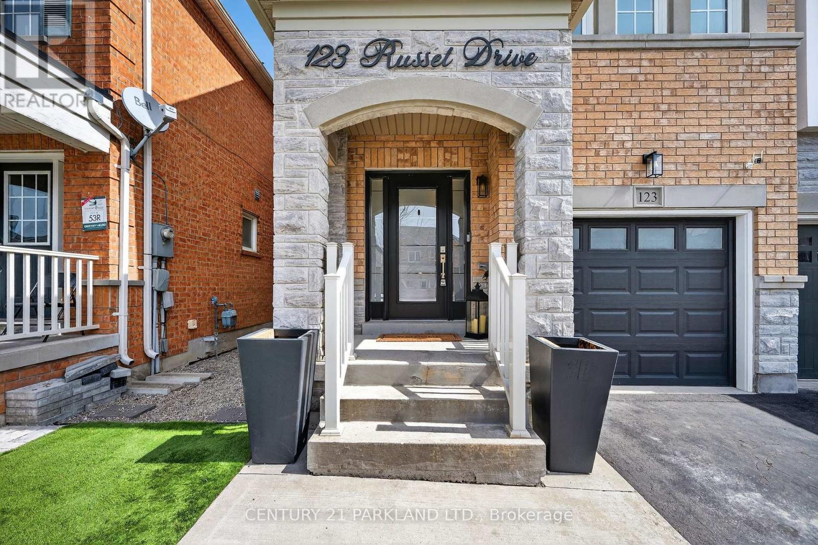 123 Russel Drive, Bradford West Gwillimbury (Bradford), Ontario  L3Z 3B9 - Photo 46 - N12937520