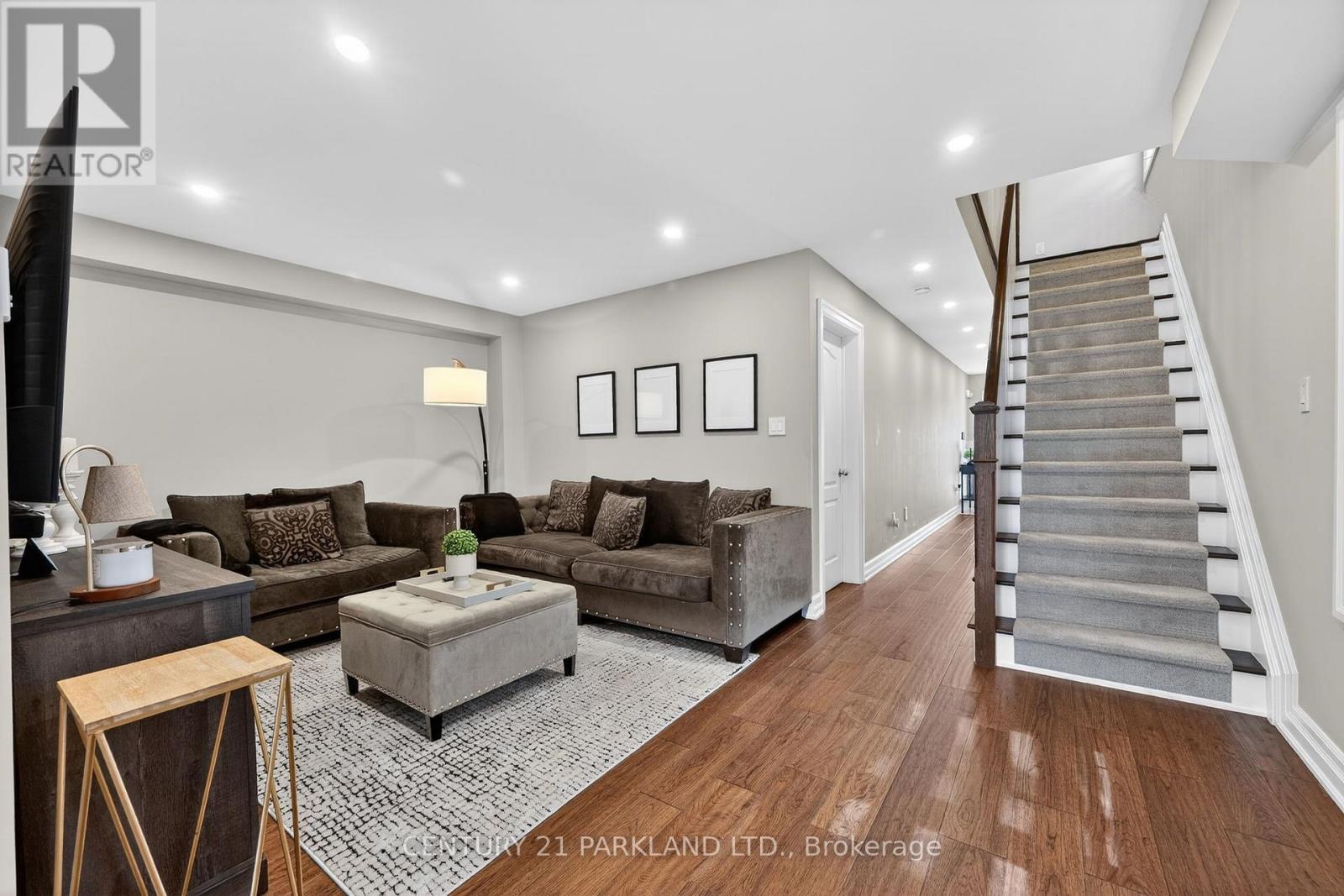 123 Russel Drive, Bradford West Gwillimbury (Bradford), Ontario  L3Z 3B9 - Photo 6 - N12937520