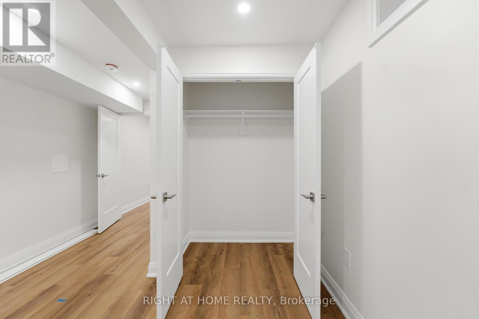 Lower - 187 Oak Avenue, Hamilton, Ontario L8L 5M9 - Photo 13 - X12932708