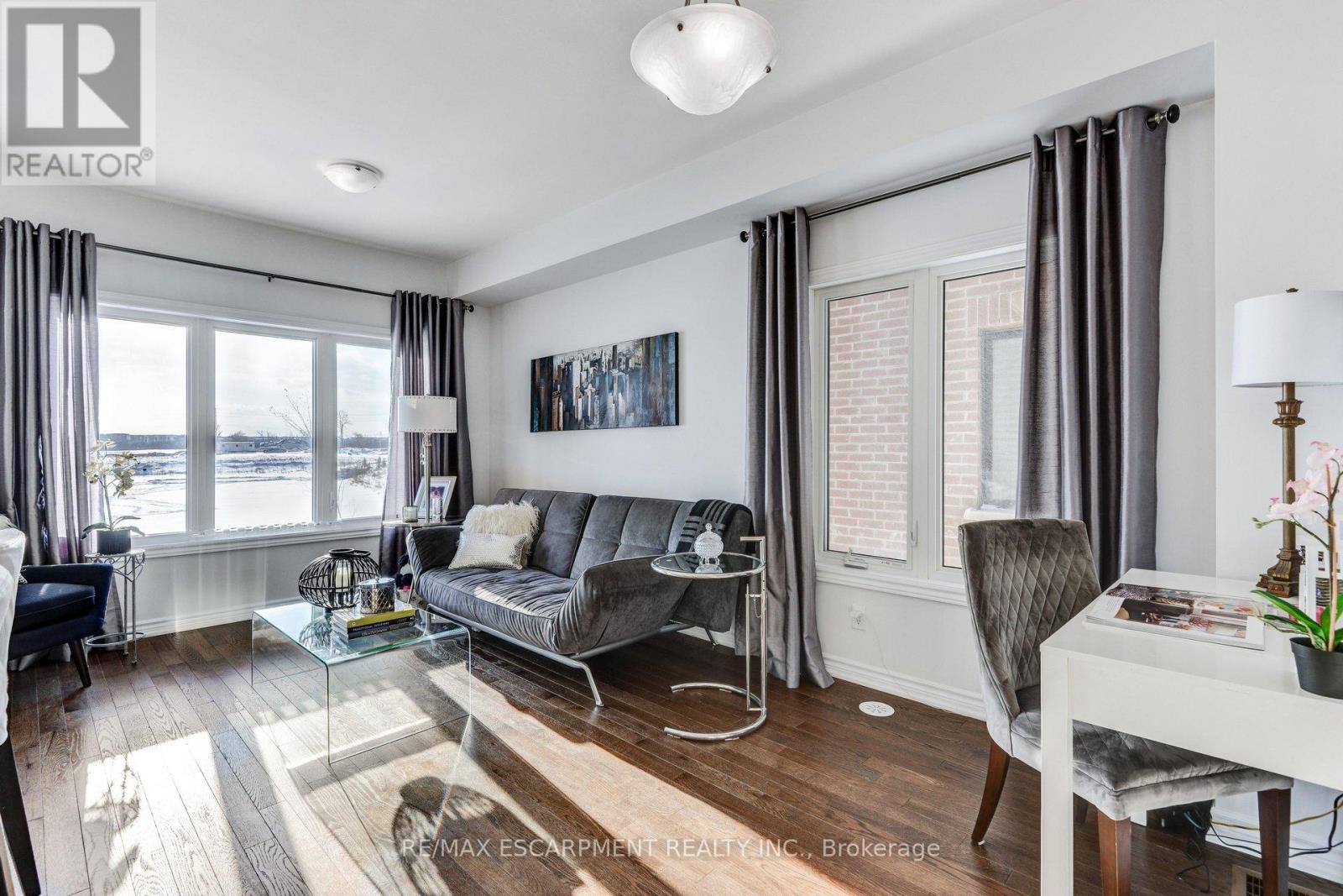 3056 Cascade Common Court, Oakville, Ontario L6H 0R7 - Photo 6 - W12937512