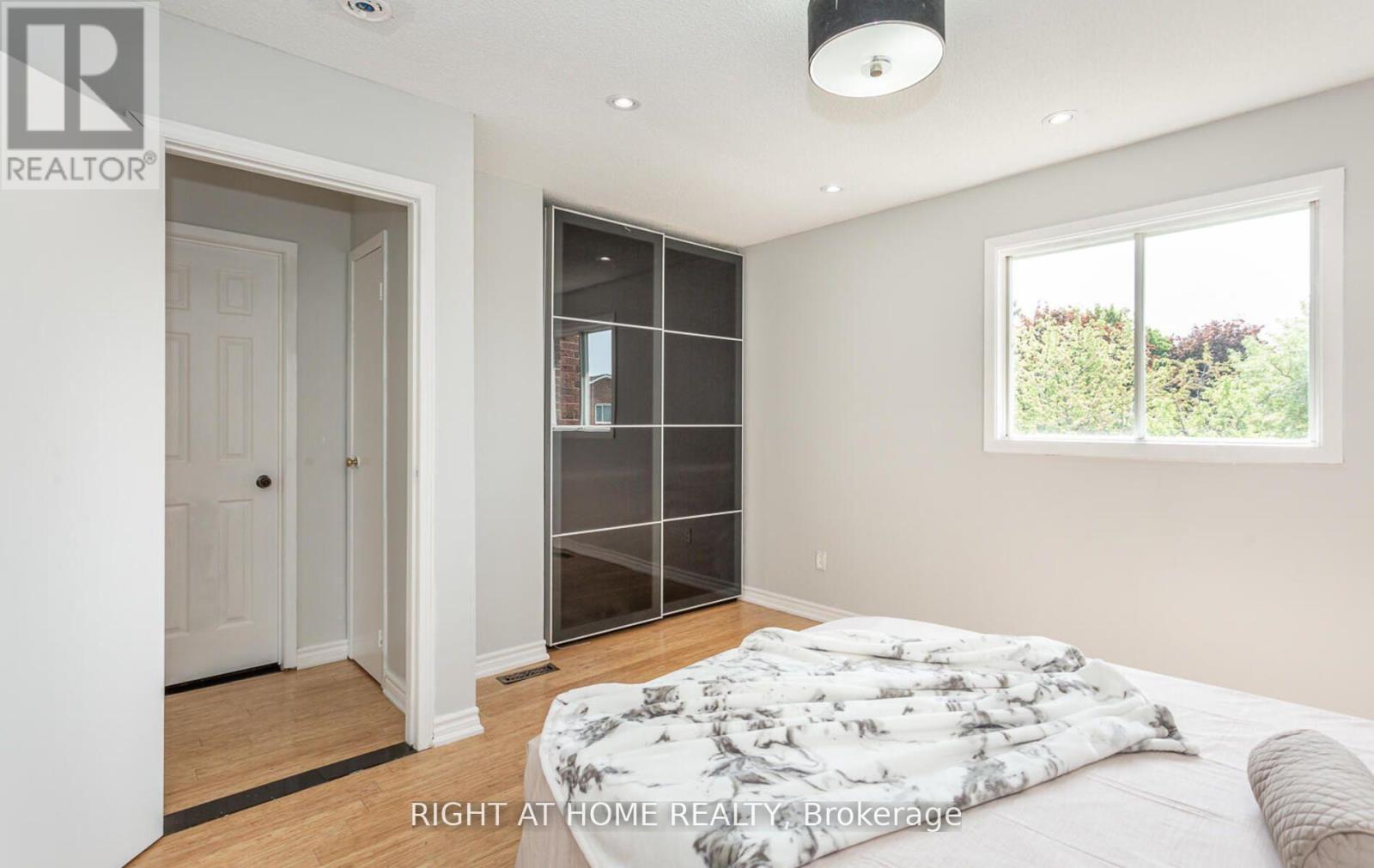 86 Clarridge Court, Brampton, Ontario  L6X 3N3 - Photo 30 - W12937530