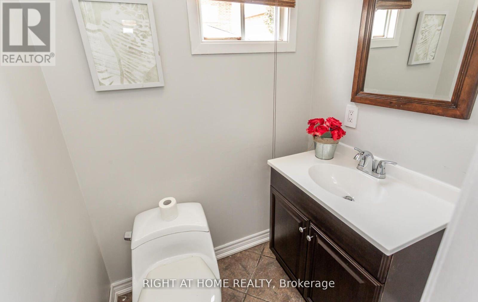 86 Clarridge Court, Brampton, Ontario  L6X 3N3 - Photo 36 - W12937530