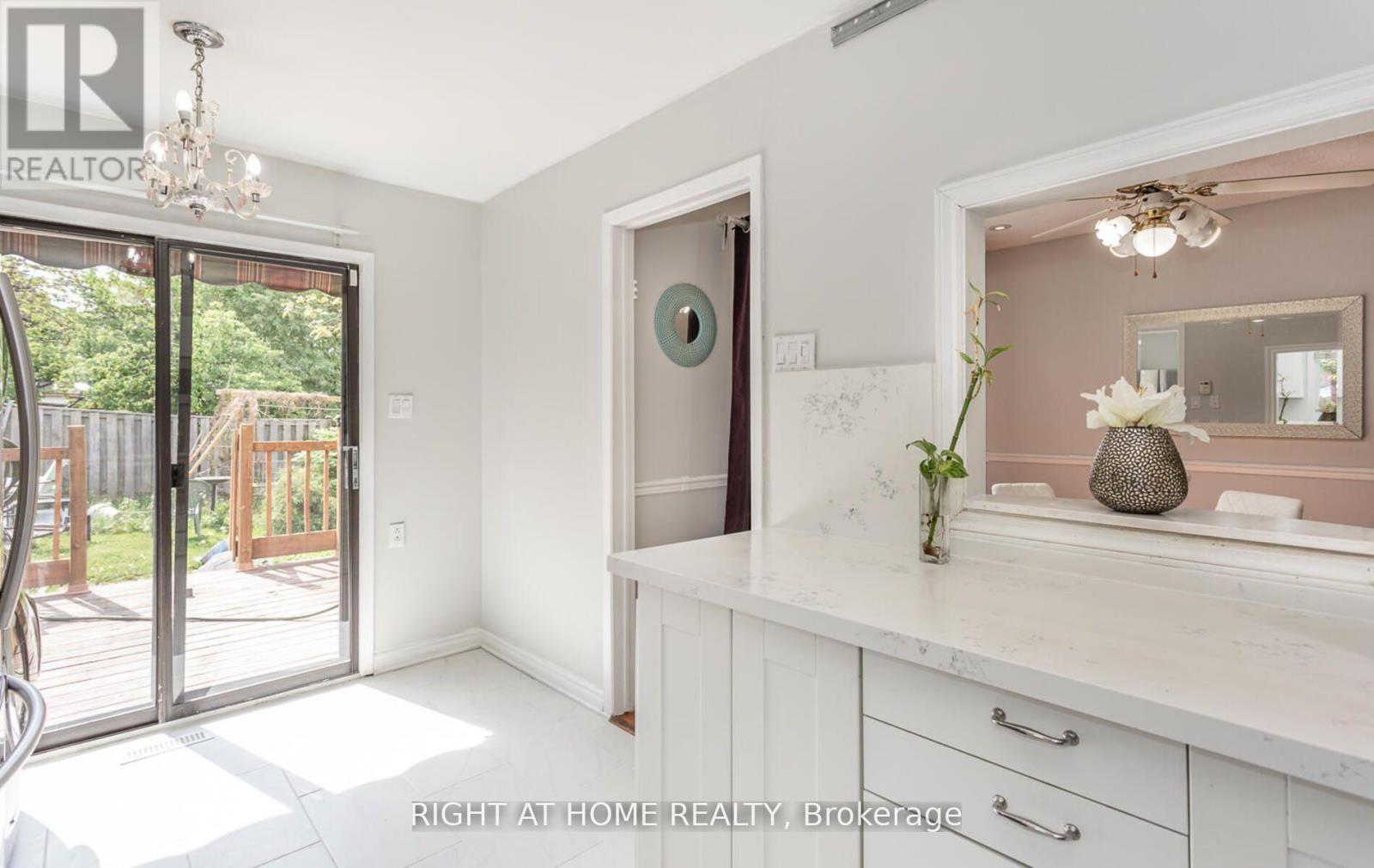 86 Clarridge Court, Brampton, Ontario  L6X 3N3 - Photo 38 - W12937530