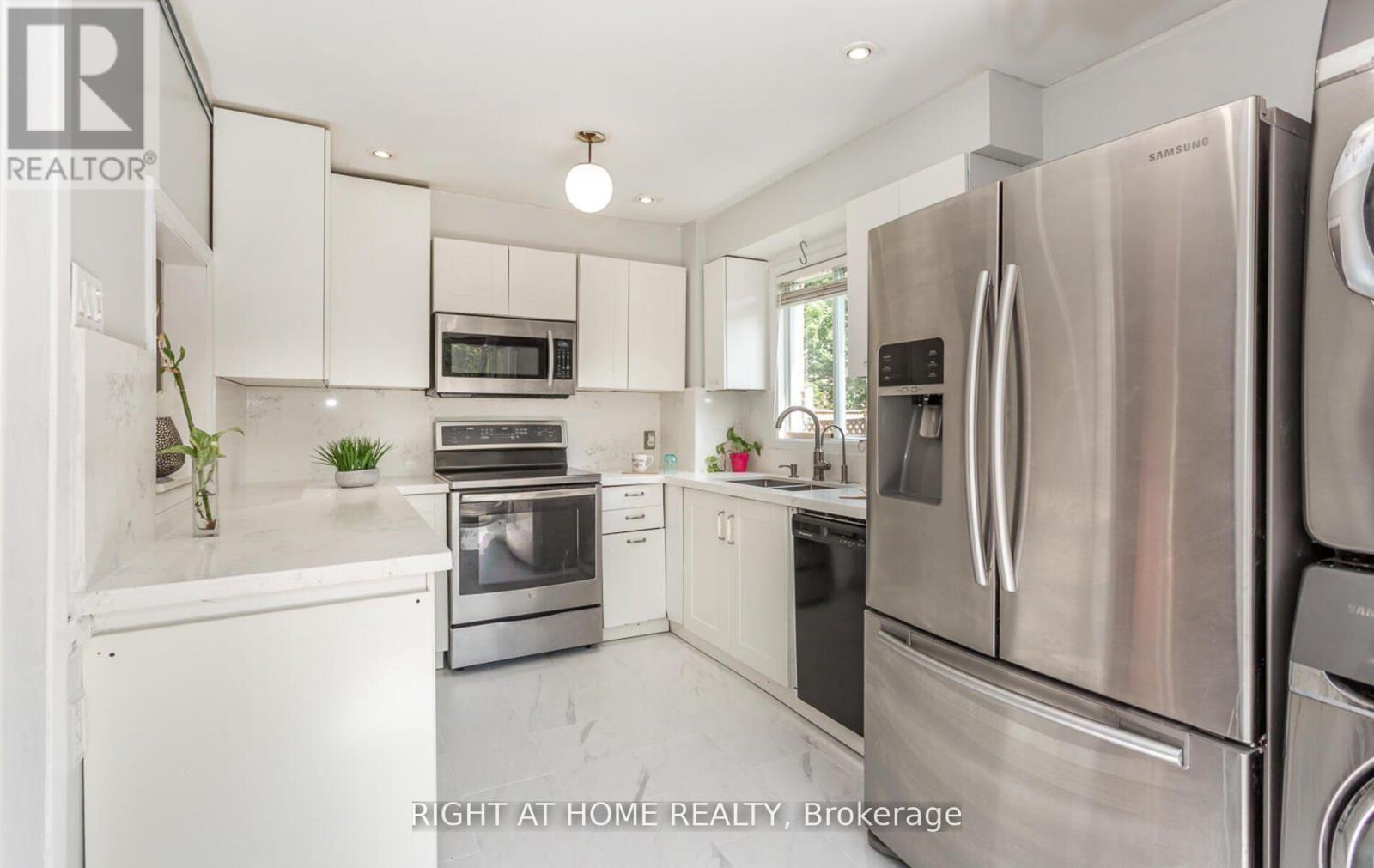 86 Clarridge Court, Brampton, Ontario  L6X 3N3 - Photo 39 - W12937530