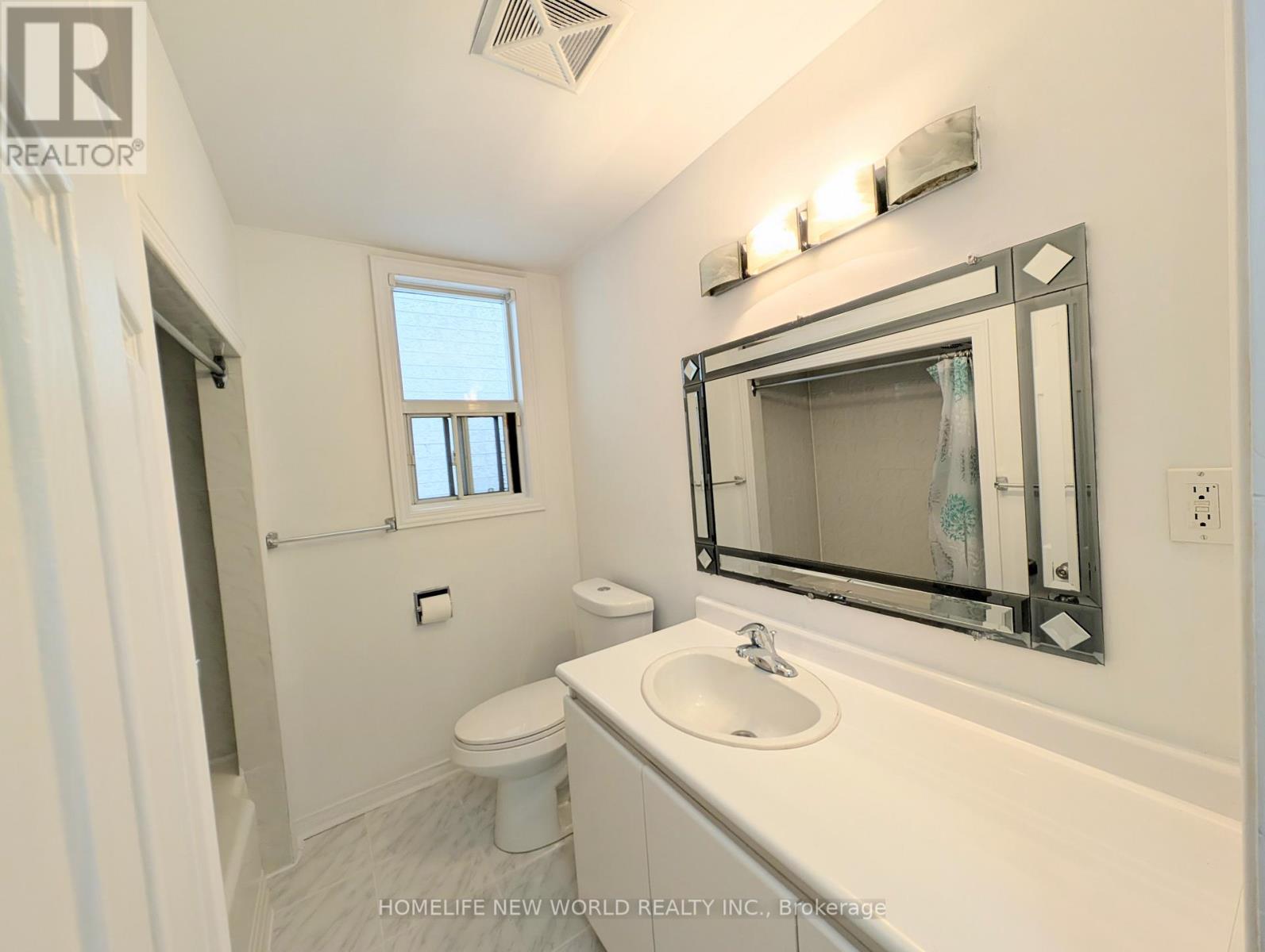 53 Dunraven Drive, Toronto, Ontario  M6M 1G9 - Photo 14 - W12937532