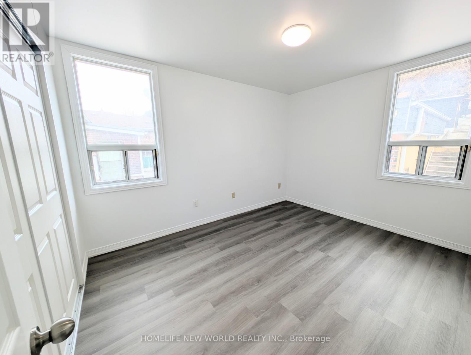 53 Dunraven Drive, Toronto, Ontario  M6M 1G9 - Photo 16 - W12937532