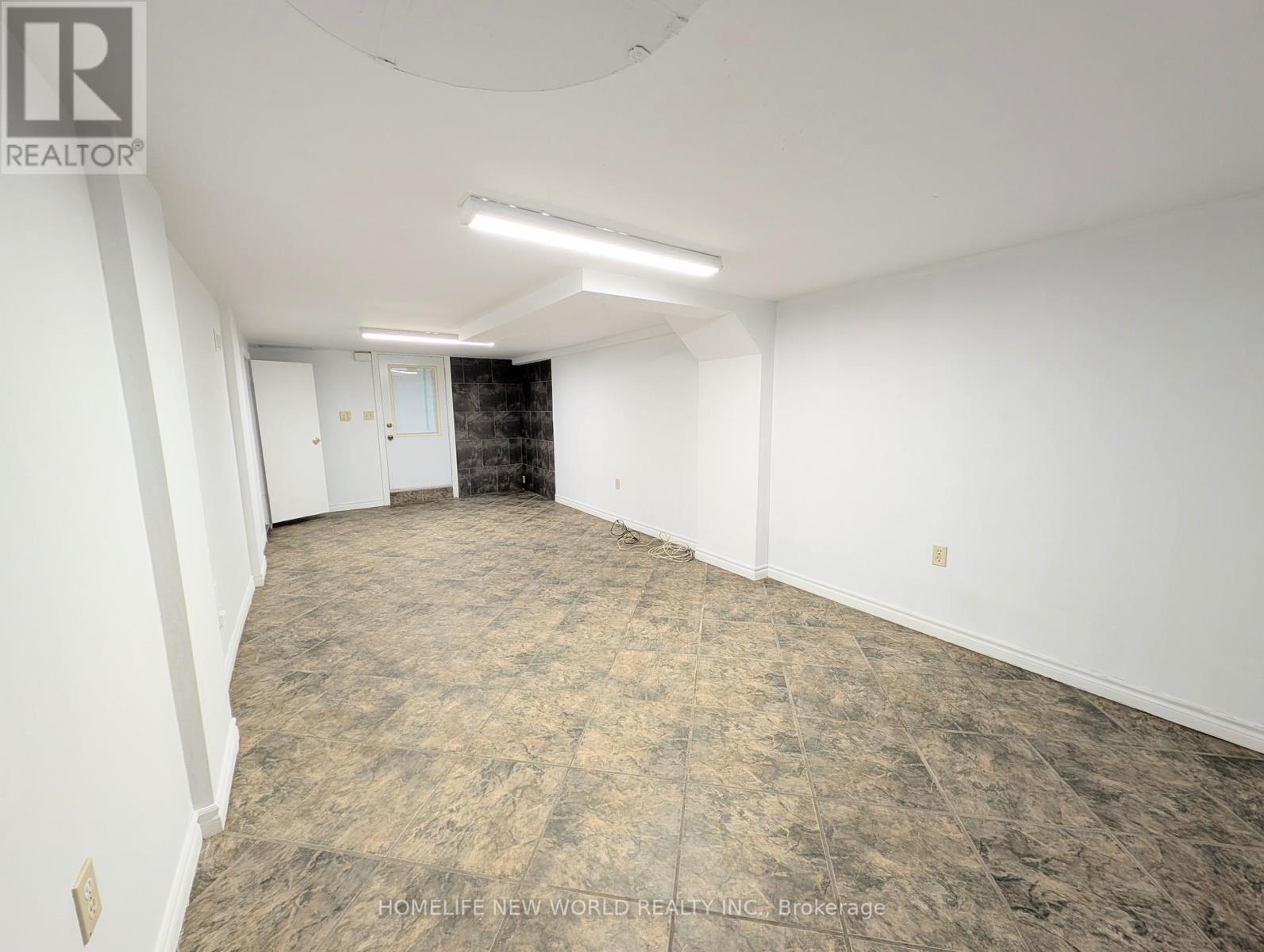 53 Dunraven Drive, Toronto, Ontario  M6M 1G9 - Photo 21 - W12937532