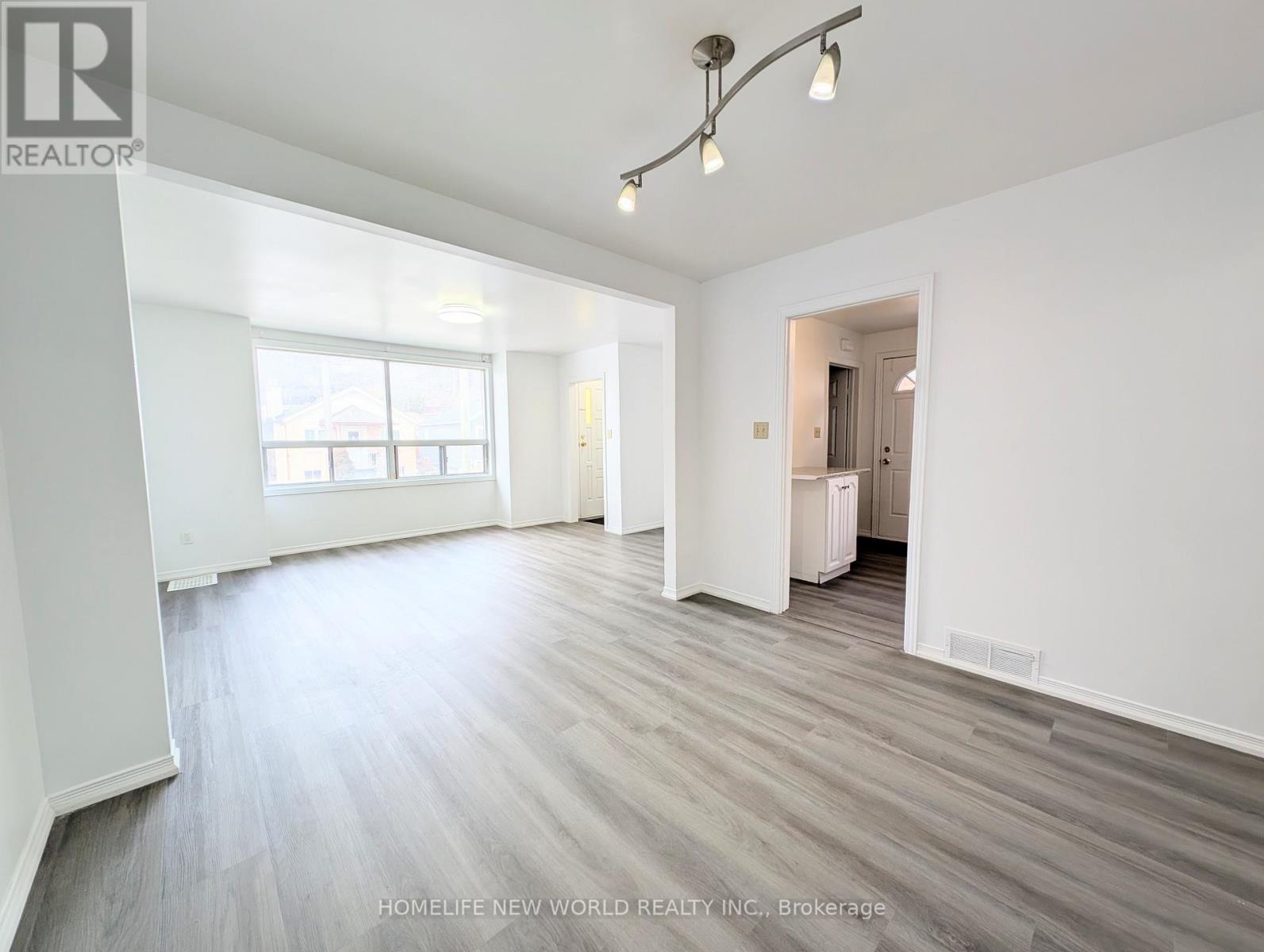 53 Dunraven Drive, Toronto, Ontario  M6M 1G9 - Photo 9 - W12937532