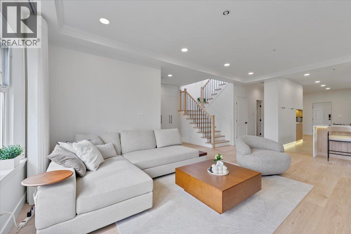 817 W 60th Avenue, Vancouver, British Columbia V6P 2A2 - Photo 12 - R3105103