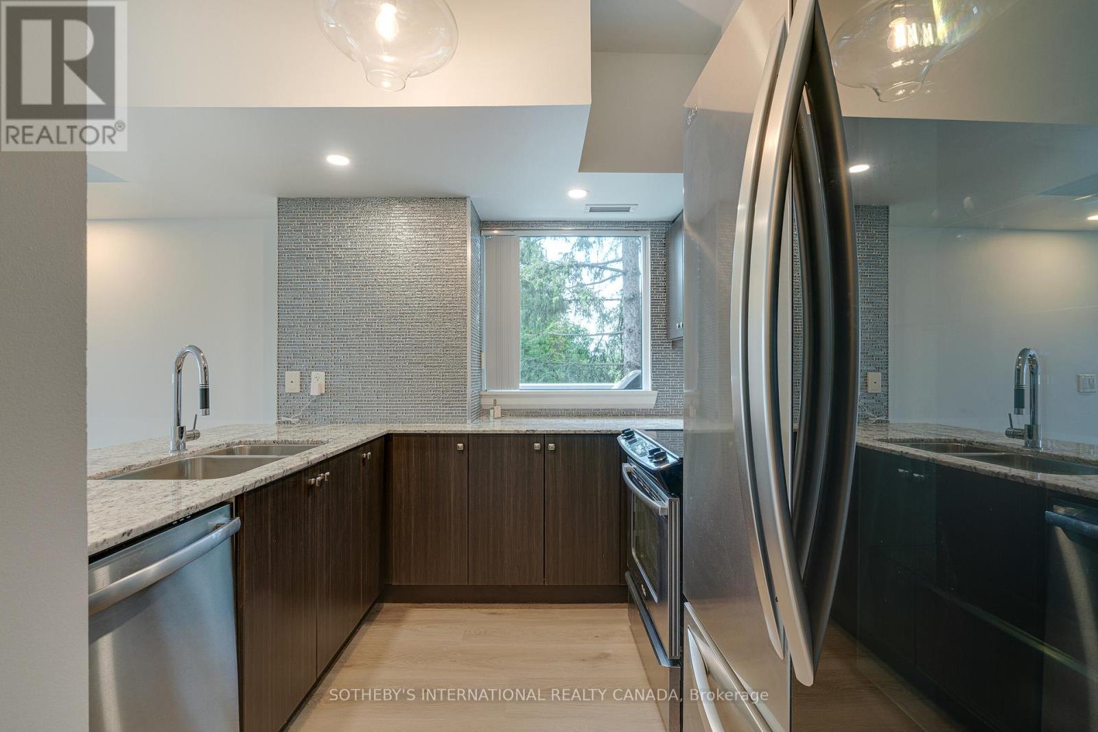 302 - 8302 Islington Avenue, Vaughan, Ontario  L4L 0E6 - Photo 6 - N12936936