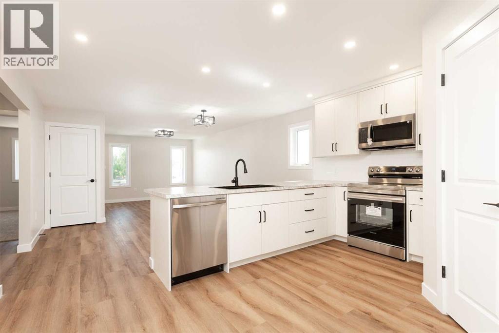 131 11 Street, Fort Macleod, Alberta  T0L 0Z0 - Photo 8 - A2296023