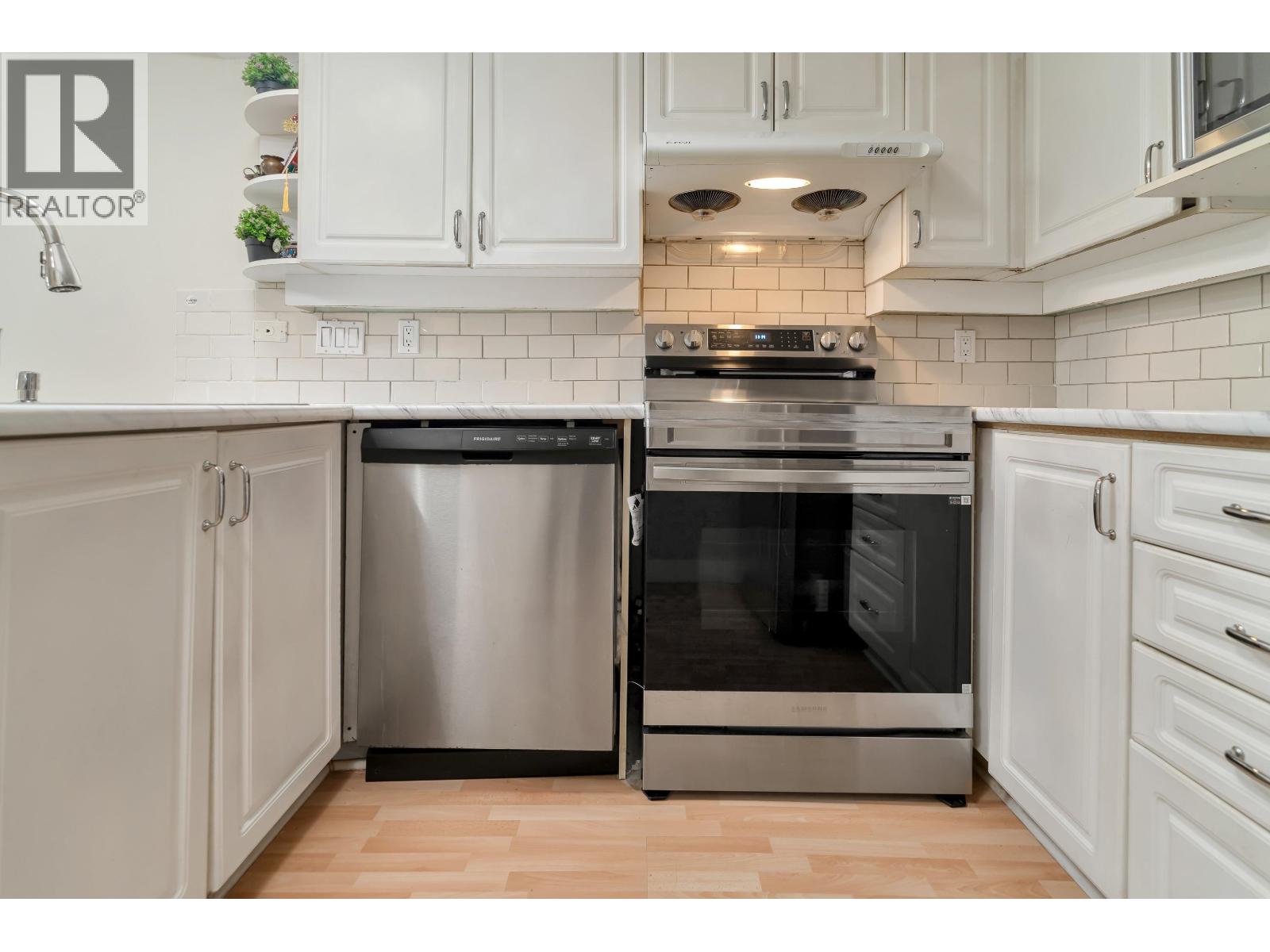 16 7071 Edmonds Street, Burnaby, British Columbia  V3N 1A3 - Photo 11 - R3104818