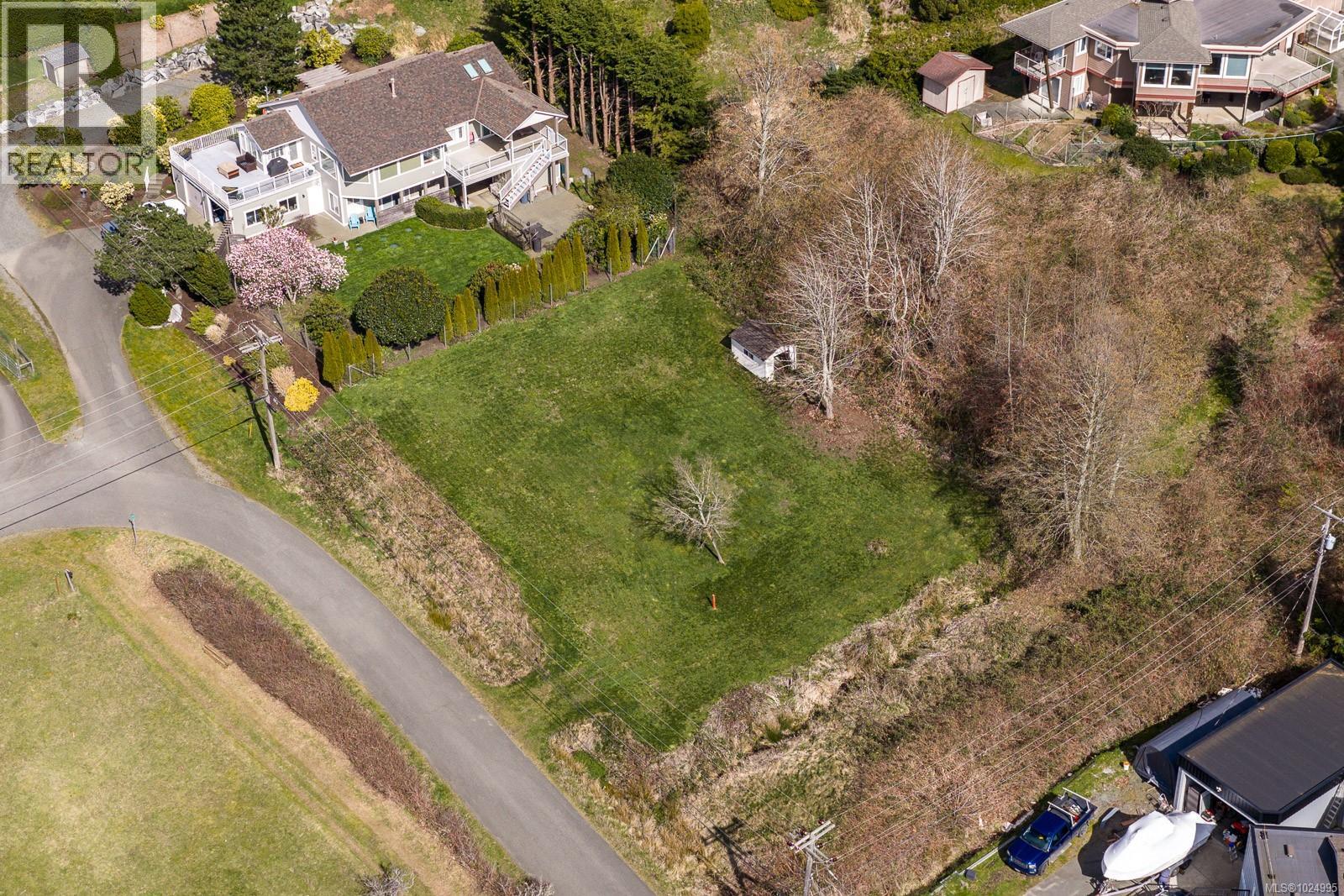 98 Beech St, Comox, British Columbia  V9M 3W7 - Photo 1 - 1024995