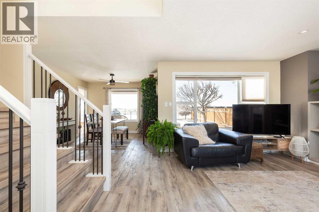 80 Canyon Boulevard W, Lethbridge, Alberta  T1K 6W7 - Photo 3 - A2296793