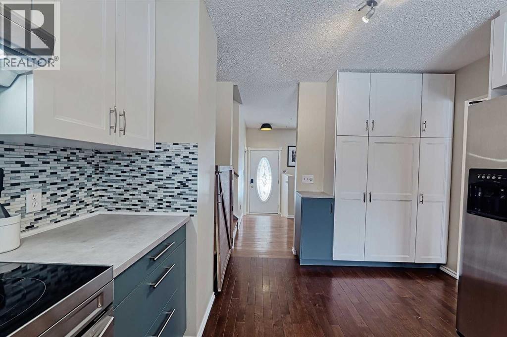 15 Edgeland Mews NW, Calgary, Alberta  T3A 4C9 - Photo 13 - A2295037