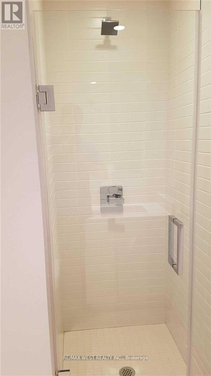 1705 - 7 Grenville Street, Toronto, Ontario  M4Y 0E9 - Photo 4 - C12937588