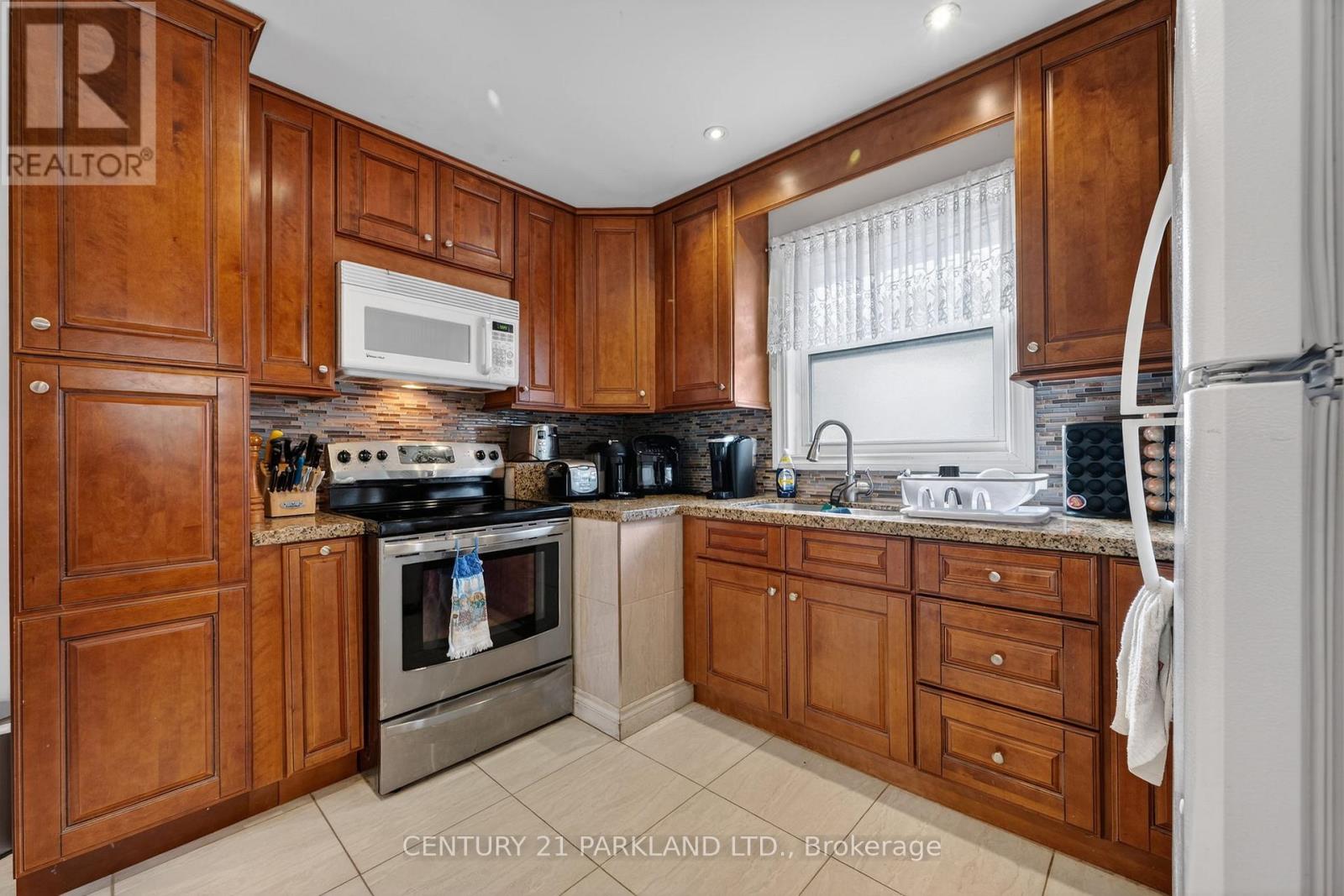 63 Brantwood Drive, Toronto, Ontario  M1H 2G5 - Photo 10 - E12937556