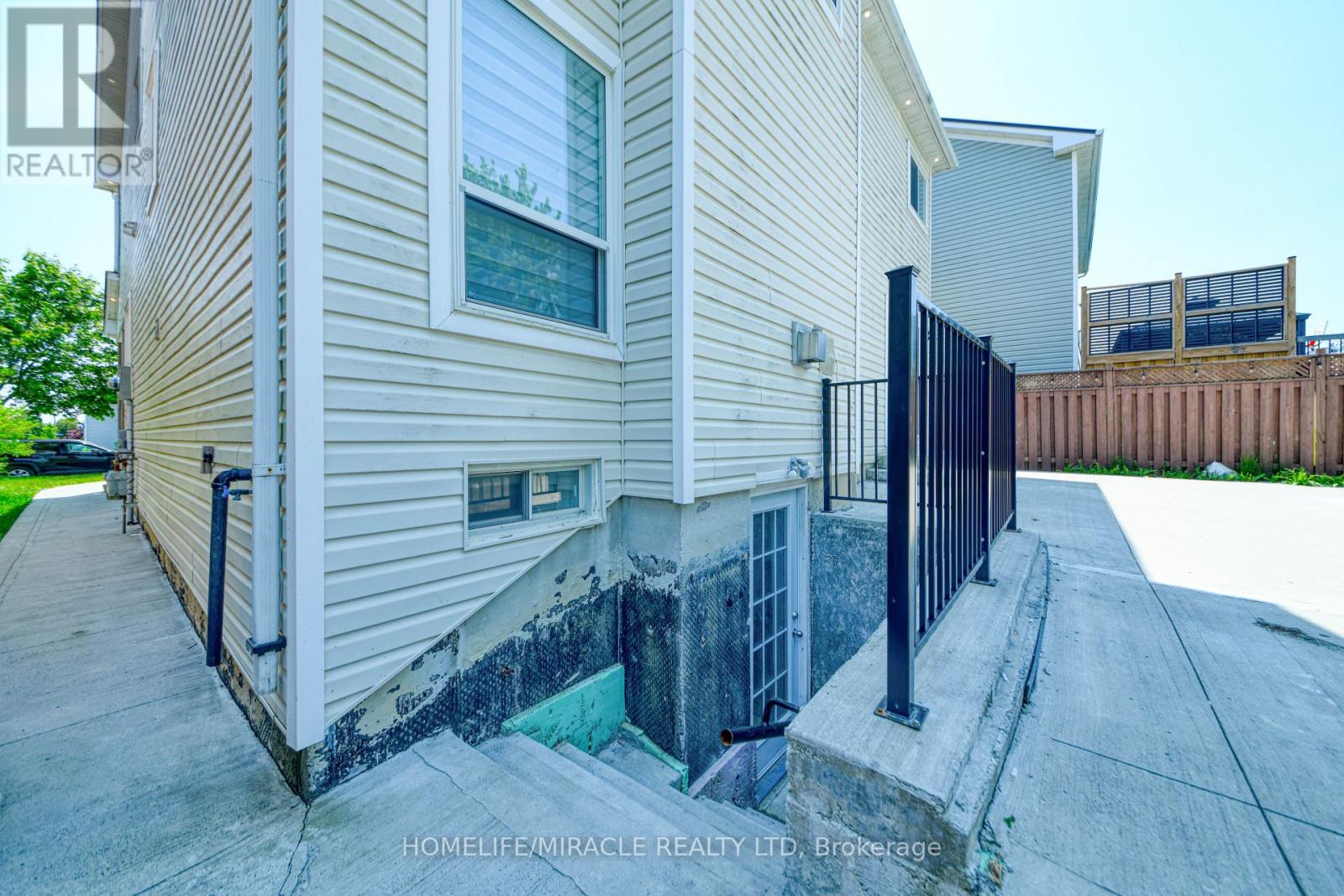 1350 Aldergrove Drive, Oshawa, Ontario  L1K 2Y6 - Photo 37 - E12937598